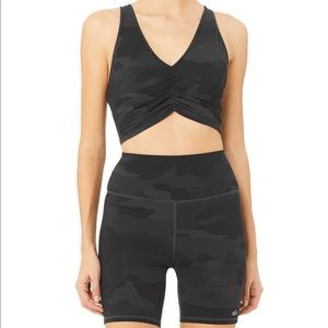 ALO yoga vapor wild thing bra M